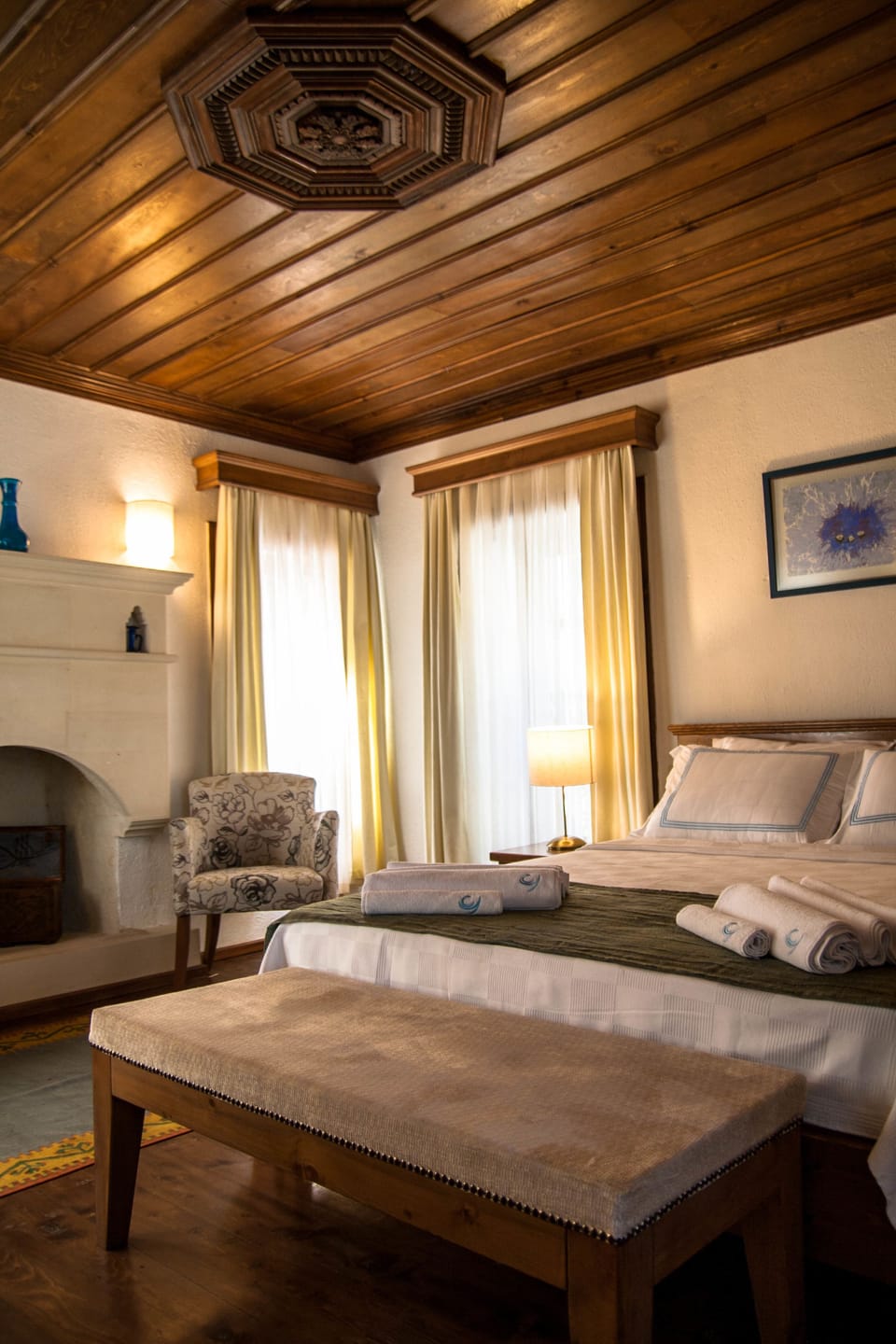 Design Double Room, 1 Queen Bed | In-room safe, individually decorated, individually furnished, desk