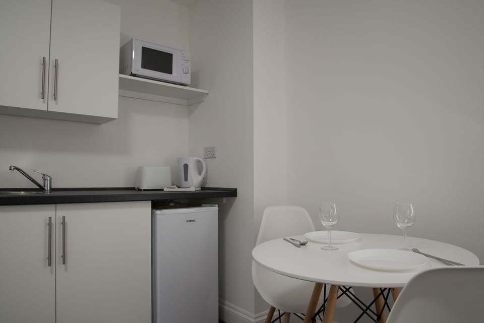 Double Room, 1 Double Bed | In-room dining