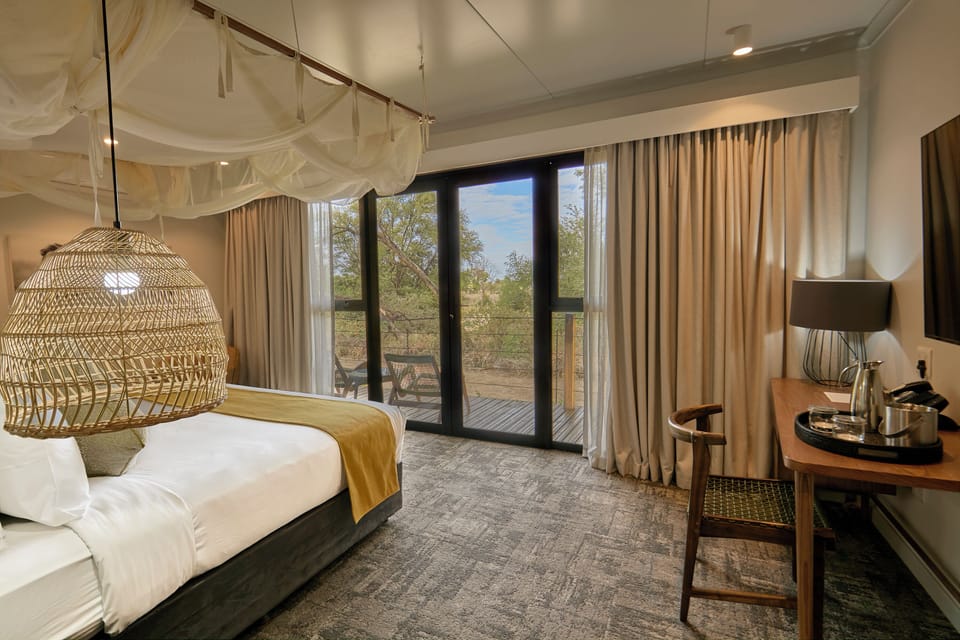 Standard Room, 1 Double Bed | Select Comfort beds, in-room safe, desk, iron/ironing board (on request)