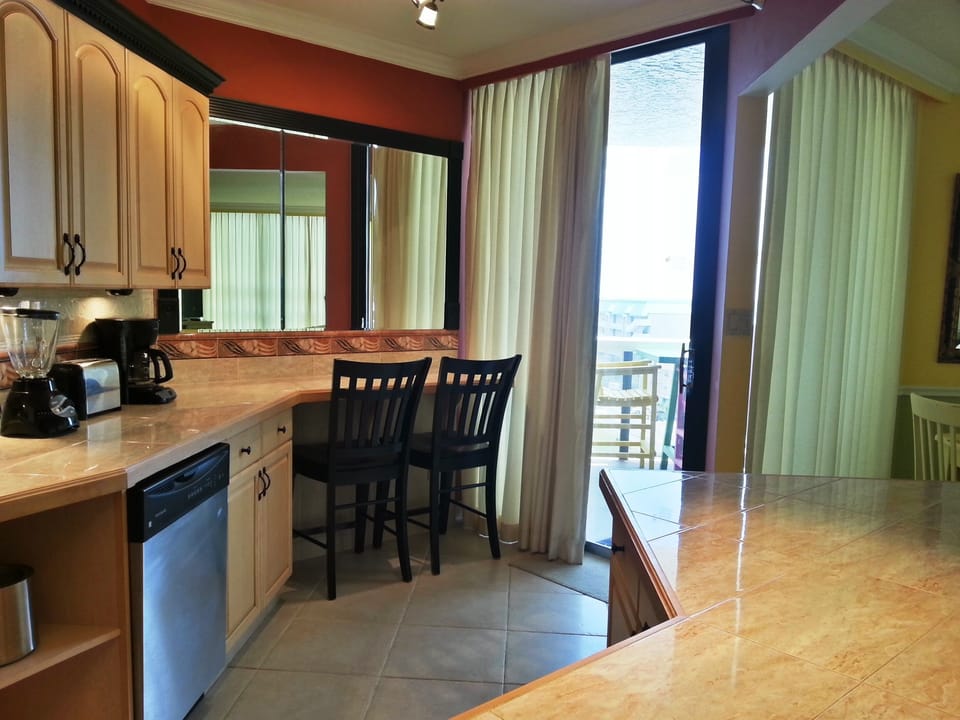 Fully stocked kitchen,
Cook a gourmet meal or just a simple snack
Balcony access