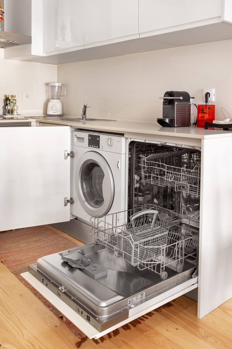 Brand new appliances and kitchenware | Nespresso machine for a good coffee
