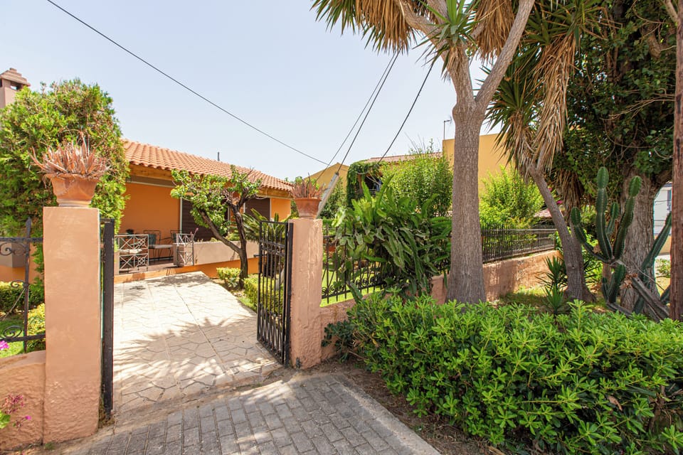 !!!ViewFromOut_Anna_s house-102
