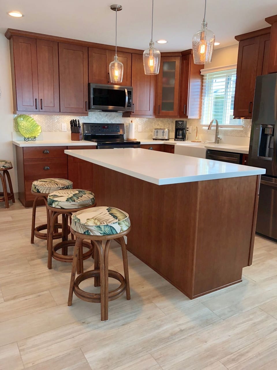 Fully stocked kitchen. 