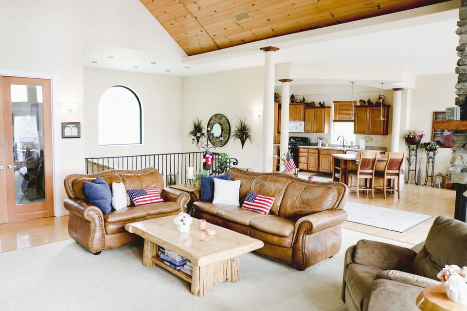 Main Level: Kitchen, Living room, office, Master, 1/2 bath, laundry room