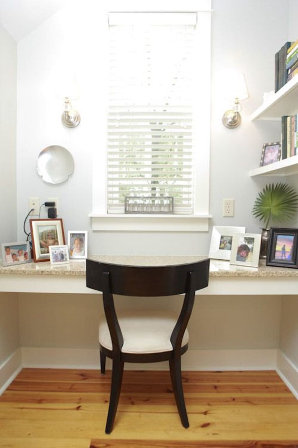 Office area with wireless printer, scanner and fax