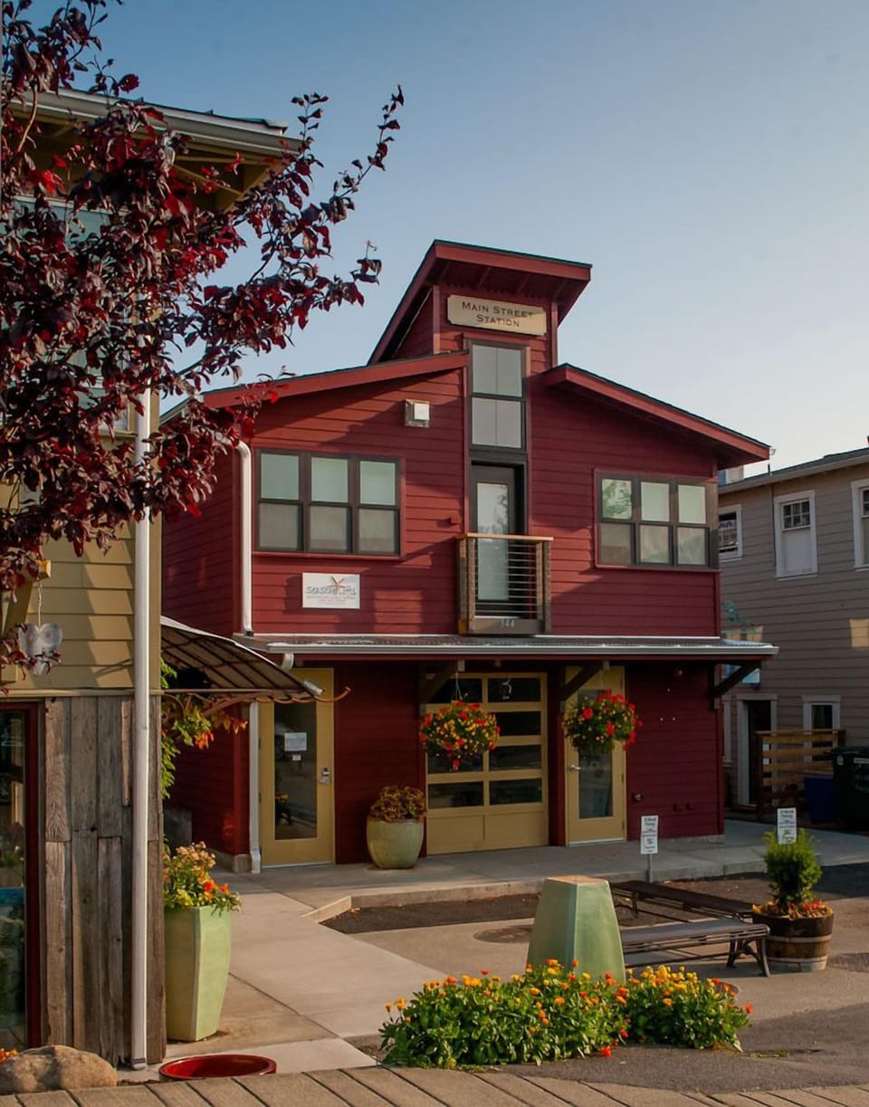 The Main Street Station features four fully furnished guest apartments.