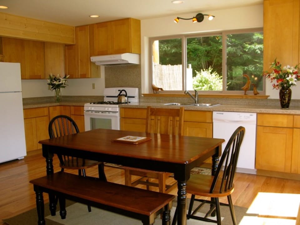 Bright and expansive dining area