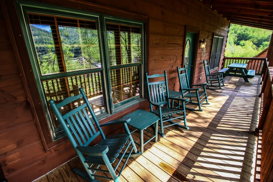 3 Bears Den Deck Access from Living Room