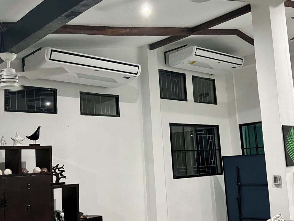 AC in the common area for those extra hot days. 