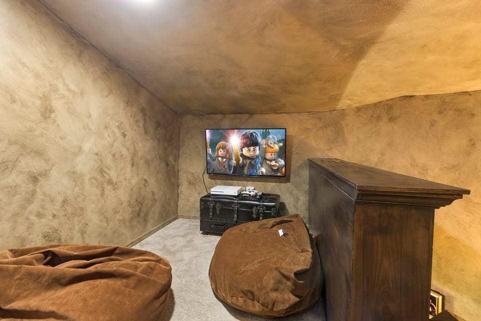 The Secret Loft provides a 50-inch SMART TV with Xbox One