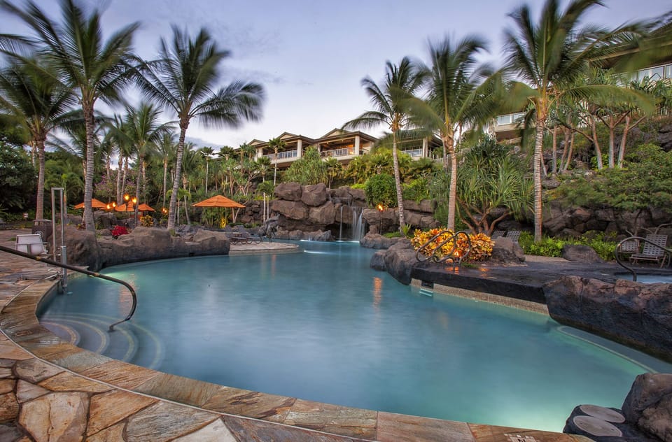 Stunning Ho'olei pool with waterfall, sandy beach and two jacuzzis
