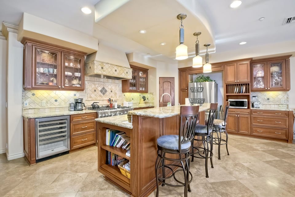 Fully Stocked Gourmet Kitchen and walk in Pantry
