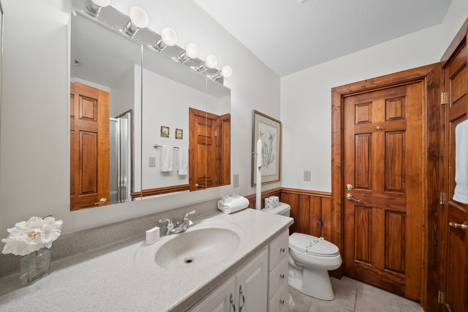 Full Bathroom on Upper Level