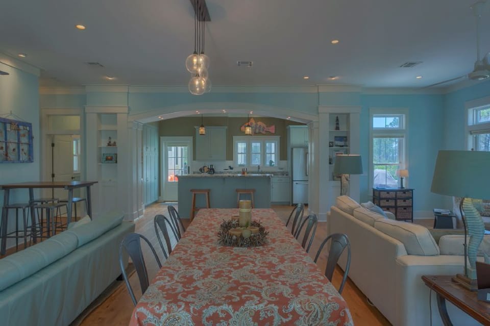 Dining_&_Kitchen_Area
