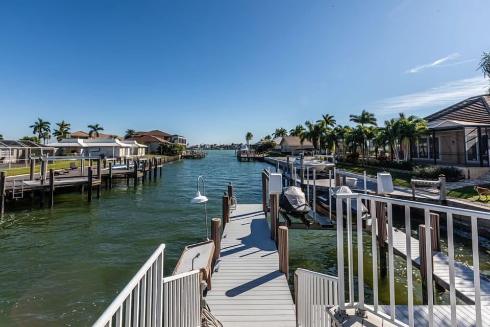 Dock