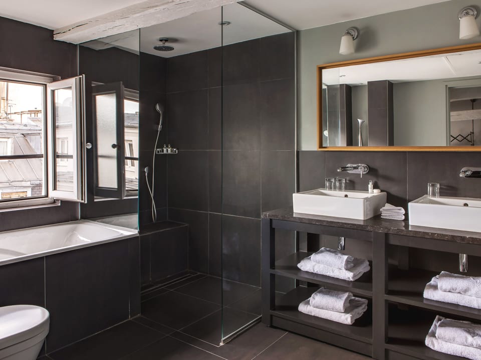 Suite | Bathroom | Shower, rainfall showerhead, designer toiletries, hair dryer