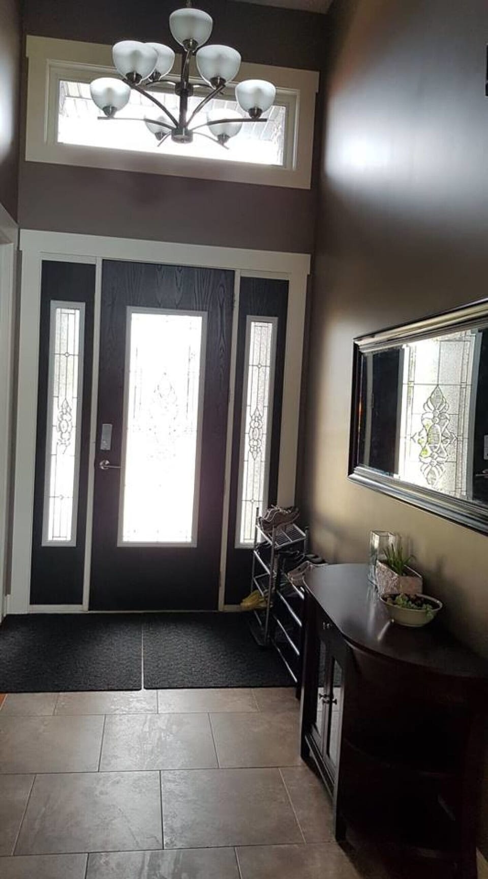 Front Entrance Way (9ft Doors)