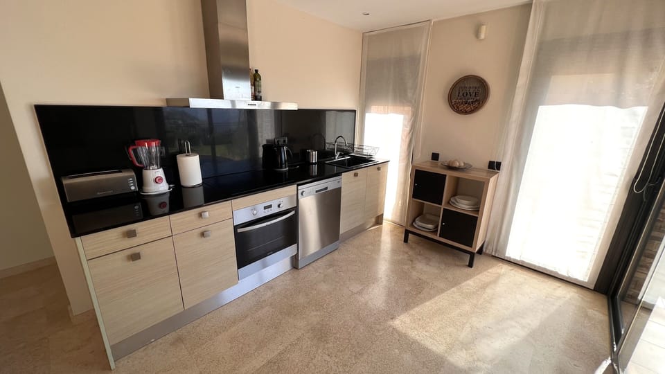Fully equipped kitchen