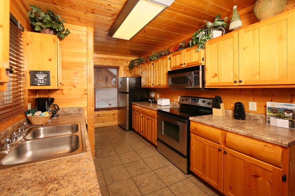 Full Kitchen, bring your own groceries and feel like you are home when you cook