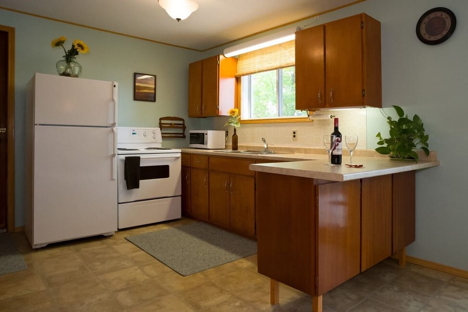 Large Bright Kitchen