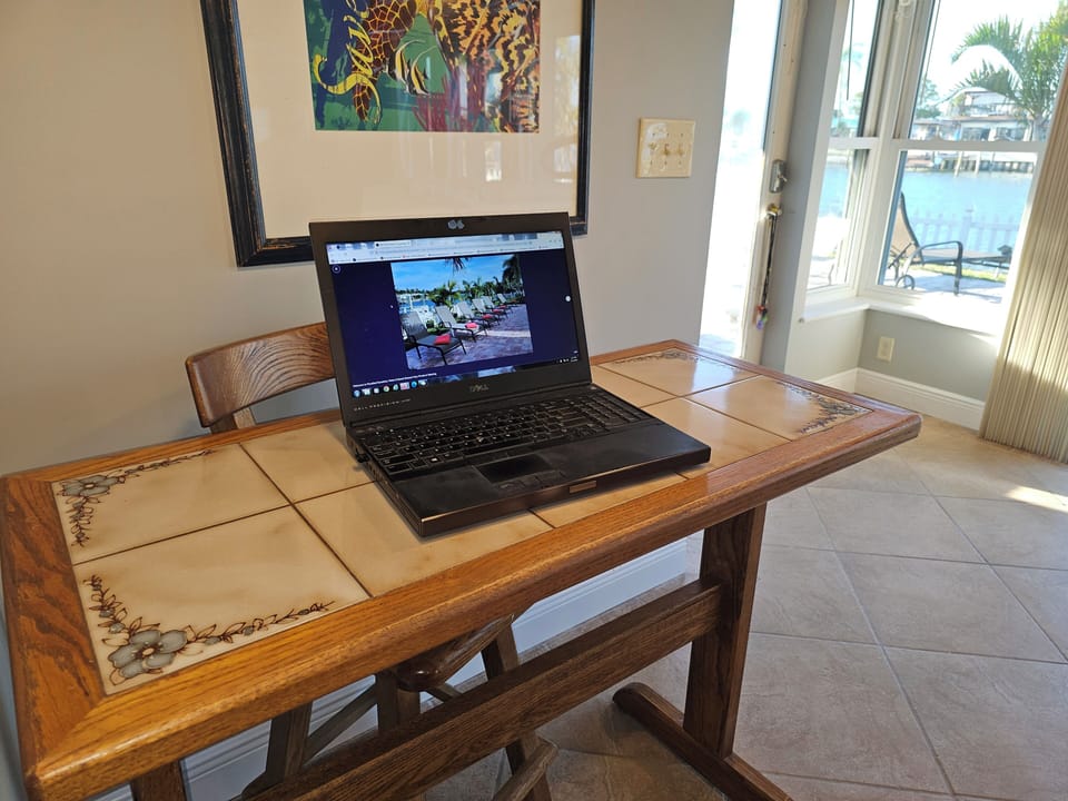 Work area with a great water view!
High Speed WIFI  
727 533-6741