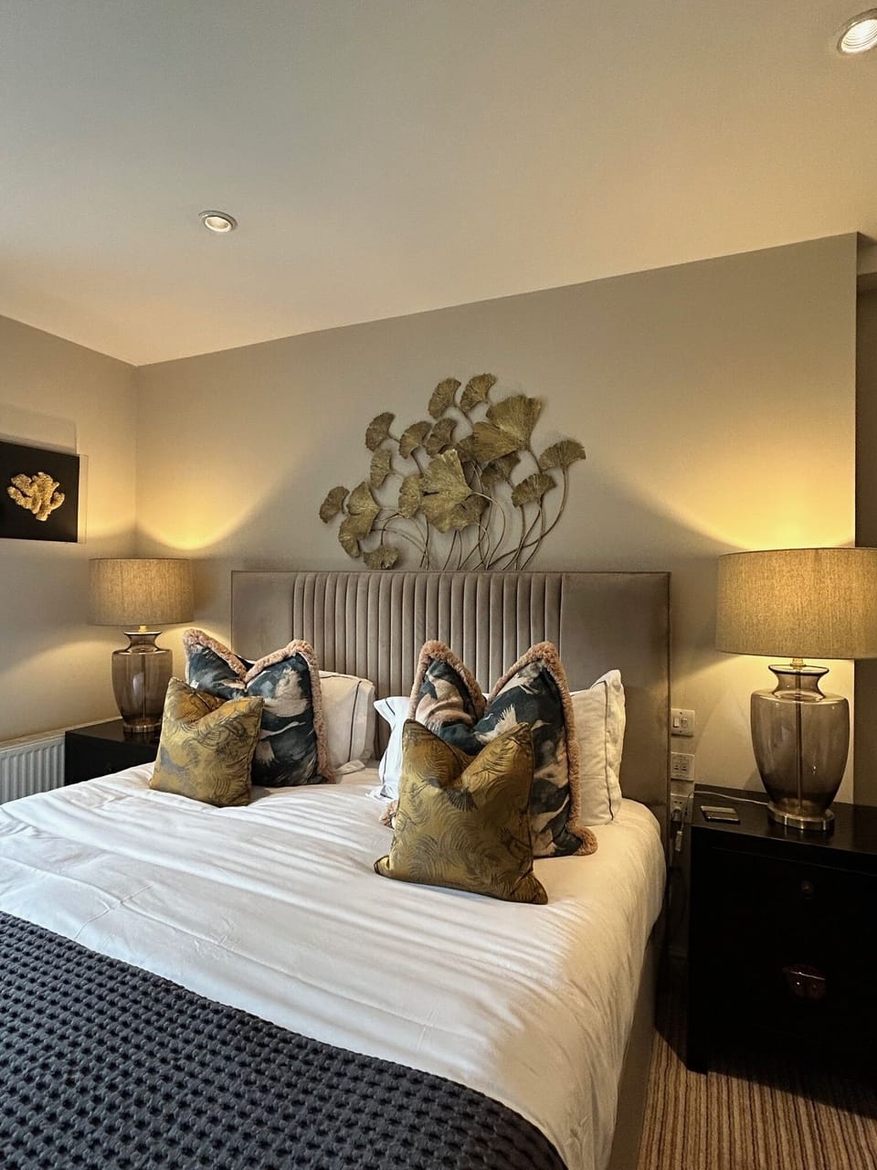Superior Double Room, Ensuite, Canal View