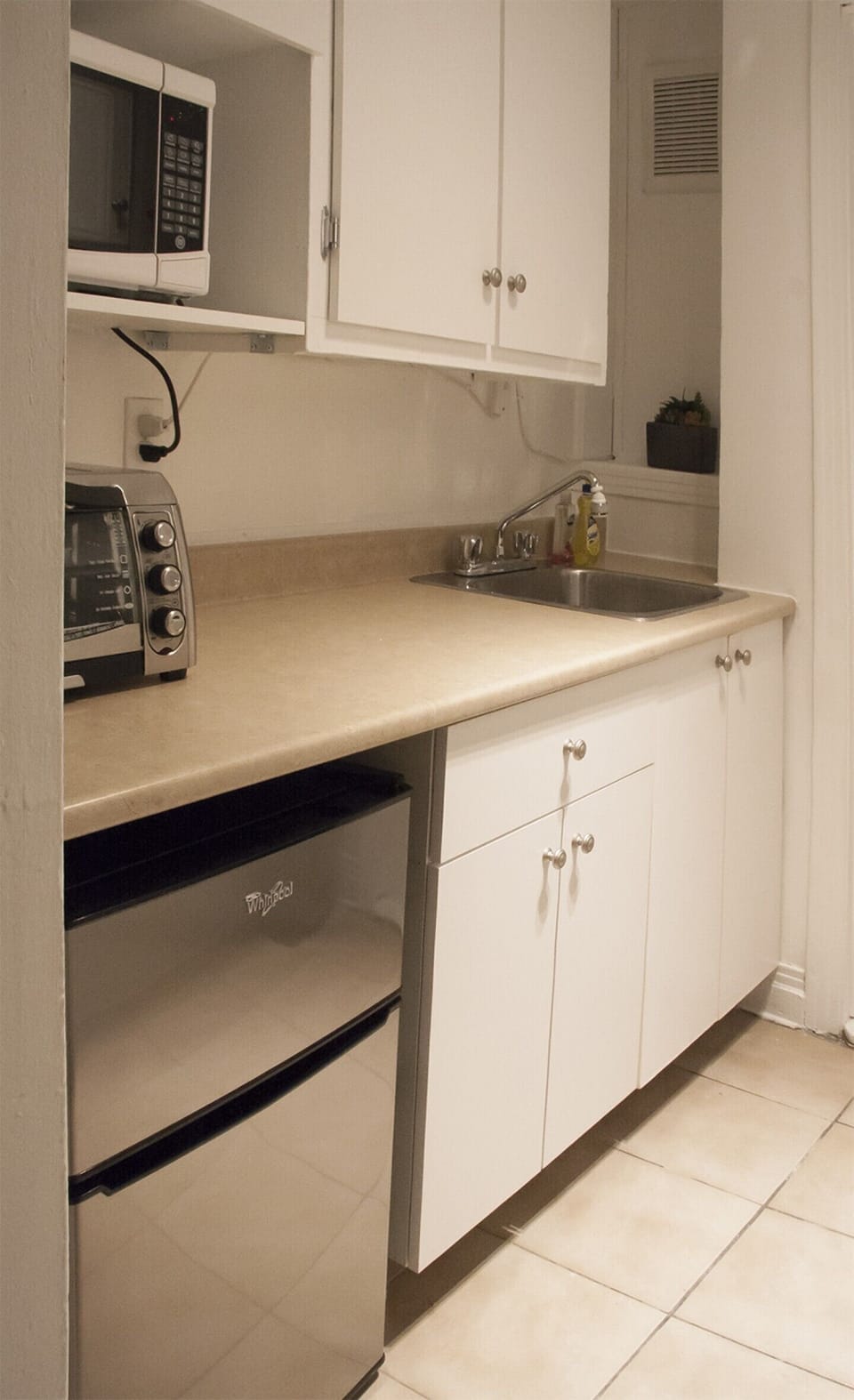 Kitchen 2 - mini fridge & toaster oven