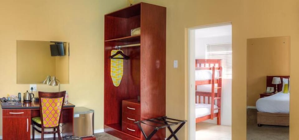 Coral Beach House | 3 bedrooms, bed sheets