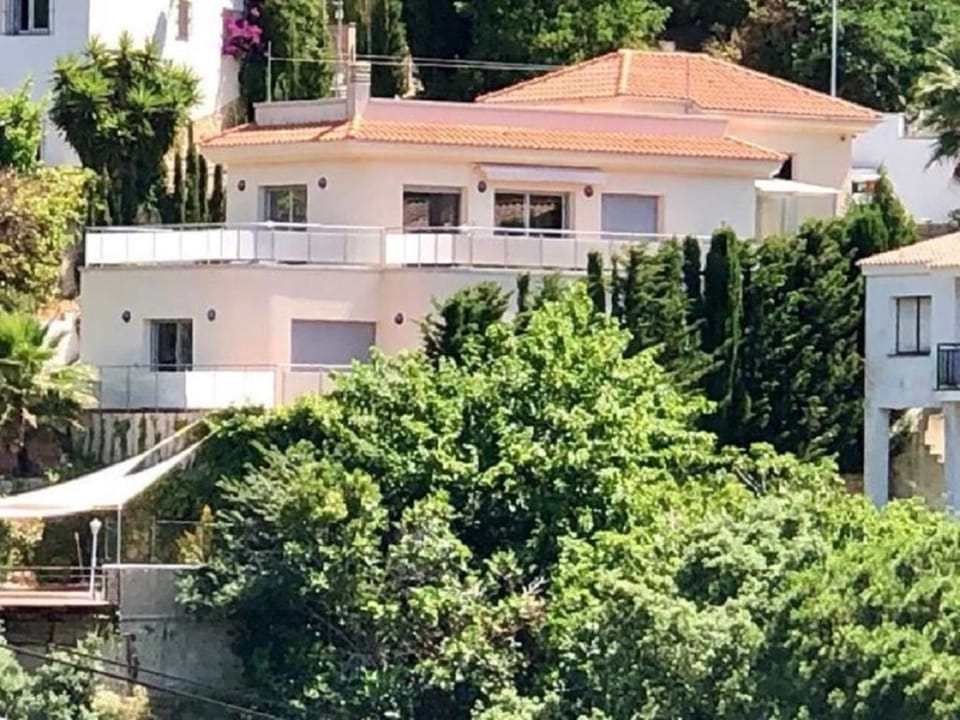 Villa Cruise