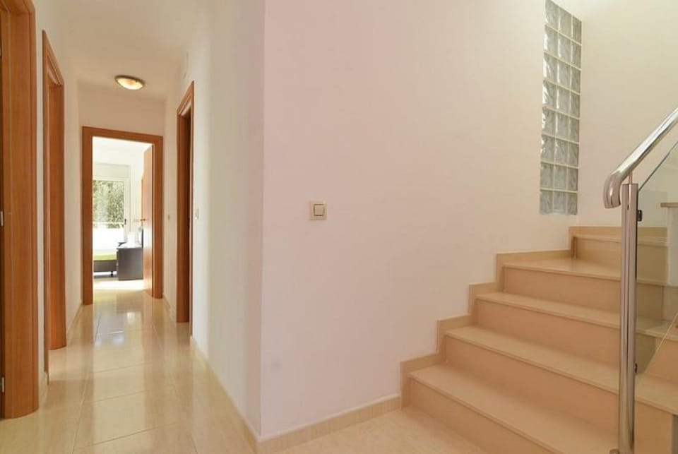 En suite bathroom 3