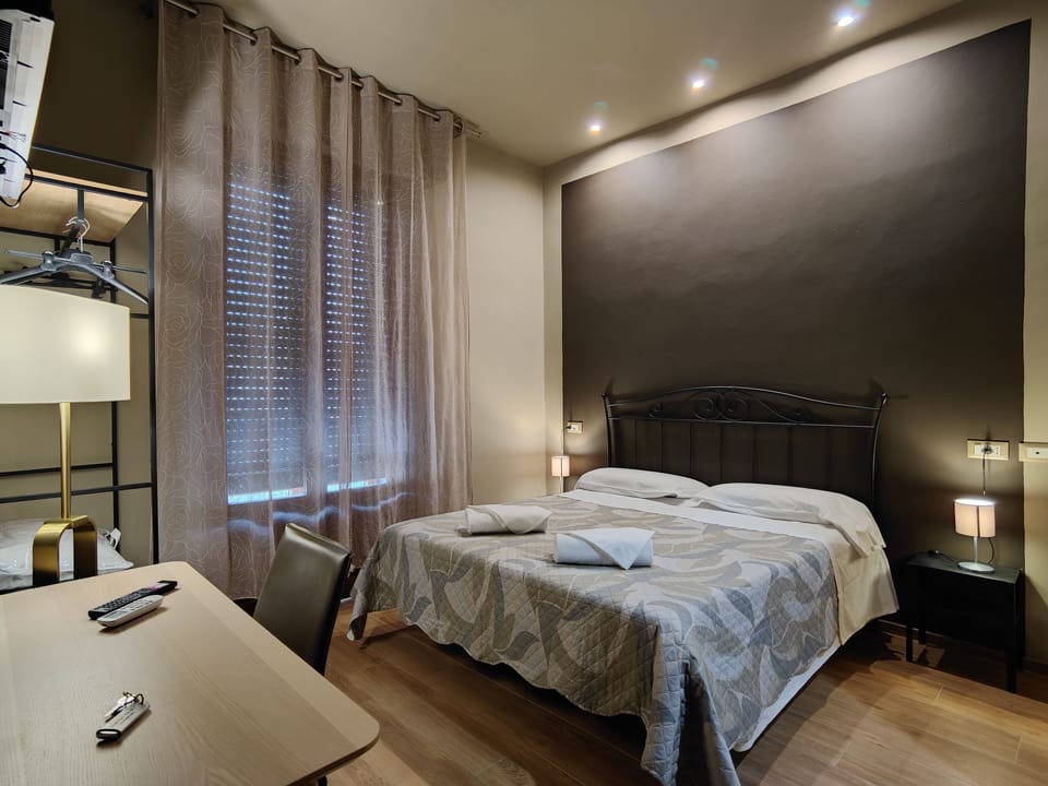 Double or Twin Room | Desk, free WiFi, bed sheets