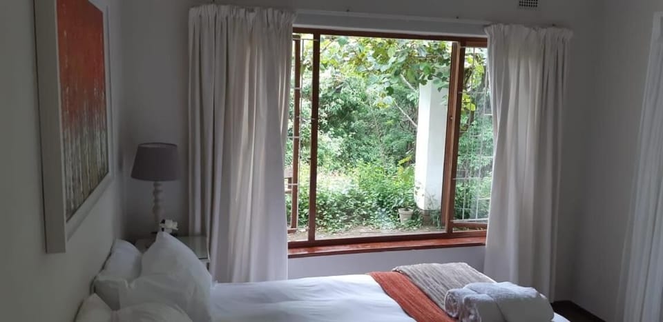 Milkwood | Desk, free WiFi, bed sheets