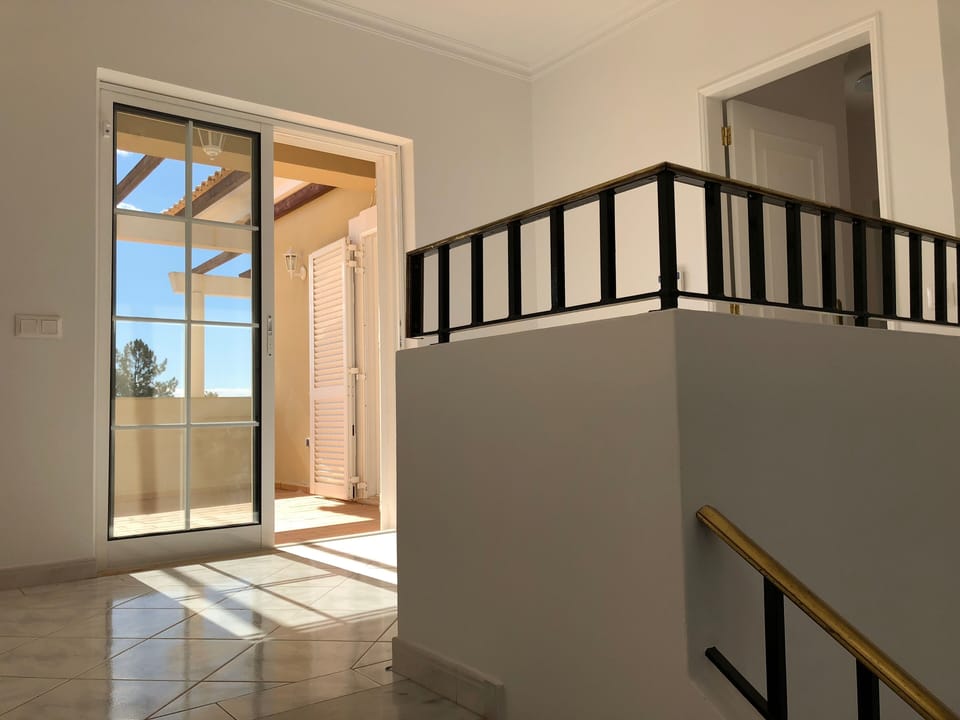 Landing and 1st Floor Balcony