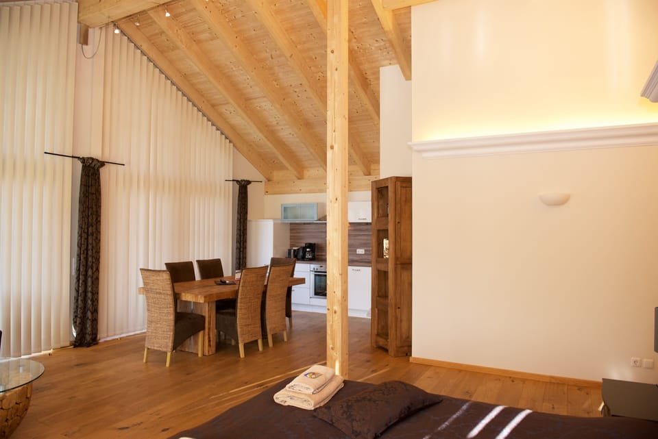 Deluxe Suite, 1 King Bed, Bathtub, Mountain View | Premium bedding, minibar, desk, blackout drapes