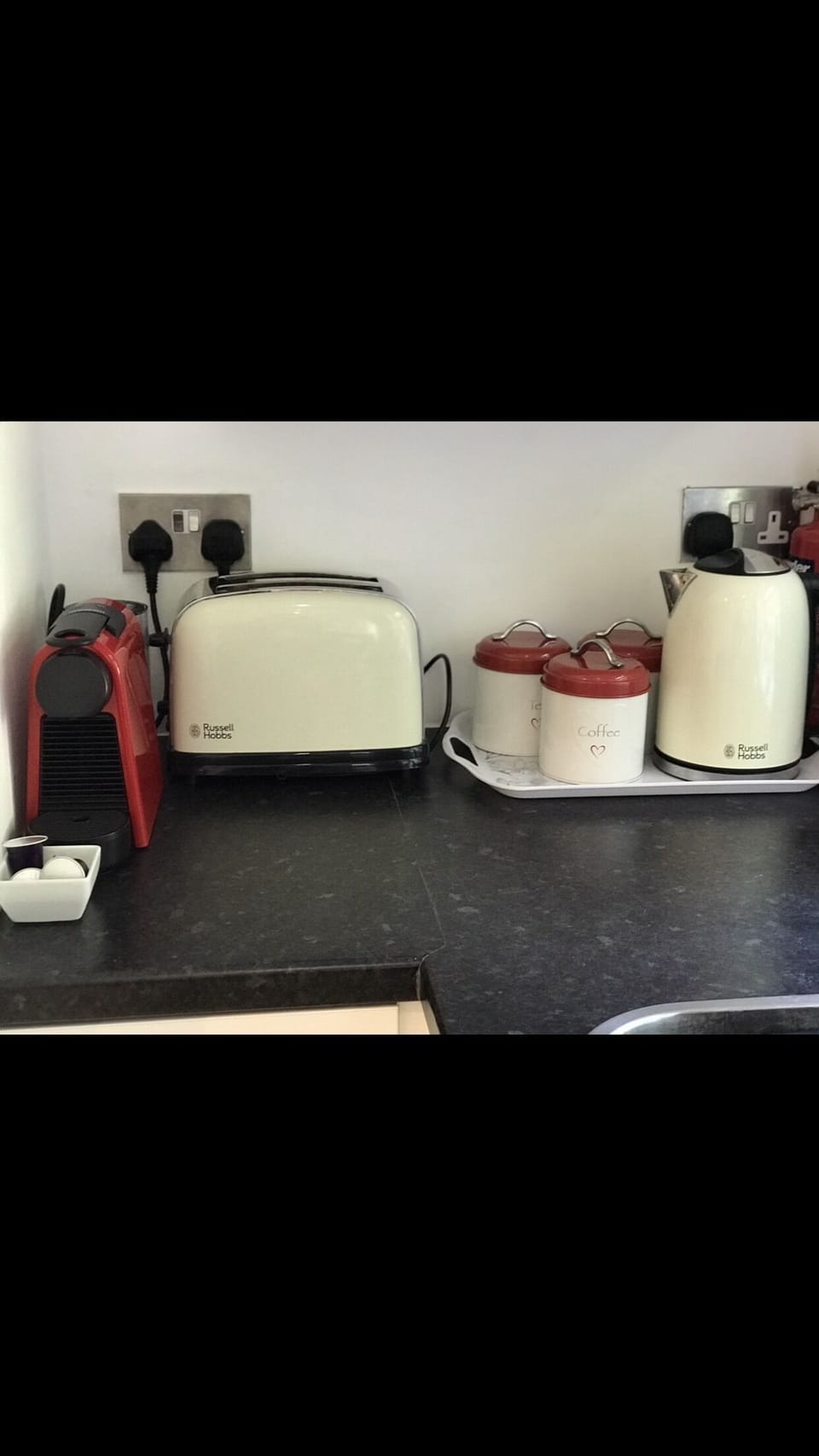 Coffee machine, take Nespresso type pods 