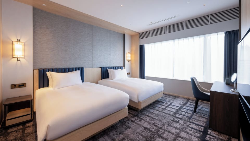 Suite, 2 Twin Beds, Club Lounge Access | Desk, iron/ironing board, free WiFi, bed sheets
