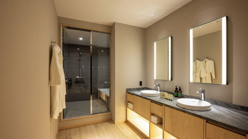 Suite, 2 Twin Beds, Club Lounge Access | Desk, iron/ironing board, WiFi (free), bed sheets