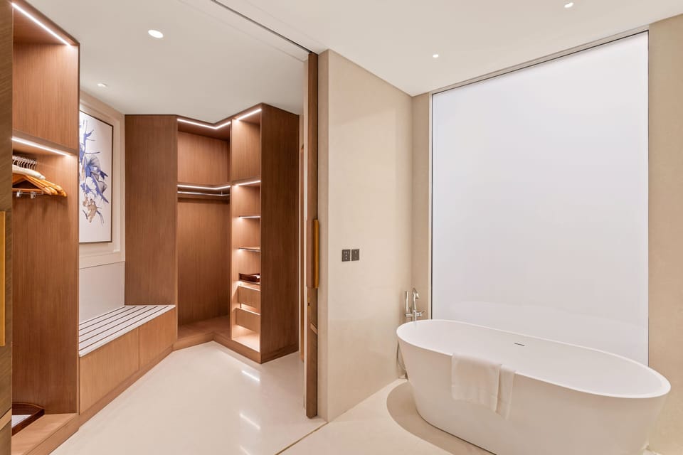 Ocean Suite Sea View | Bathroom | Separate tub and shower, rainfall showerhead, free toiletries