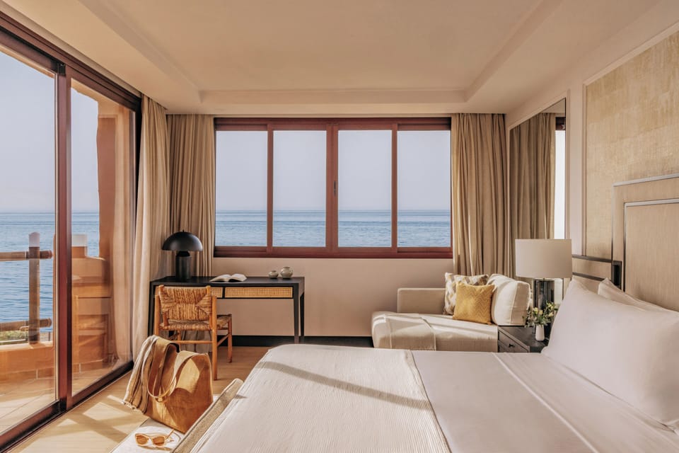 Suite (del Mar) | WiFi (free), bed sheets