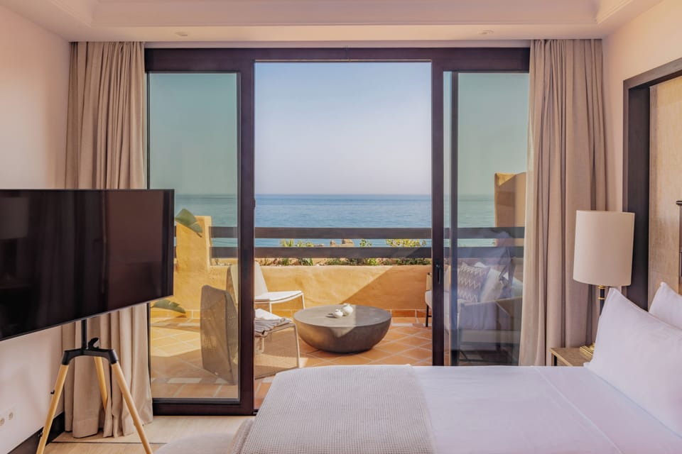 Grand Suite, Ocean View (with Jacuzzi) | WiFi (free), bed sheets