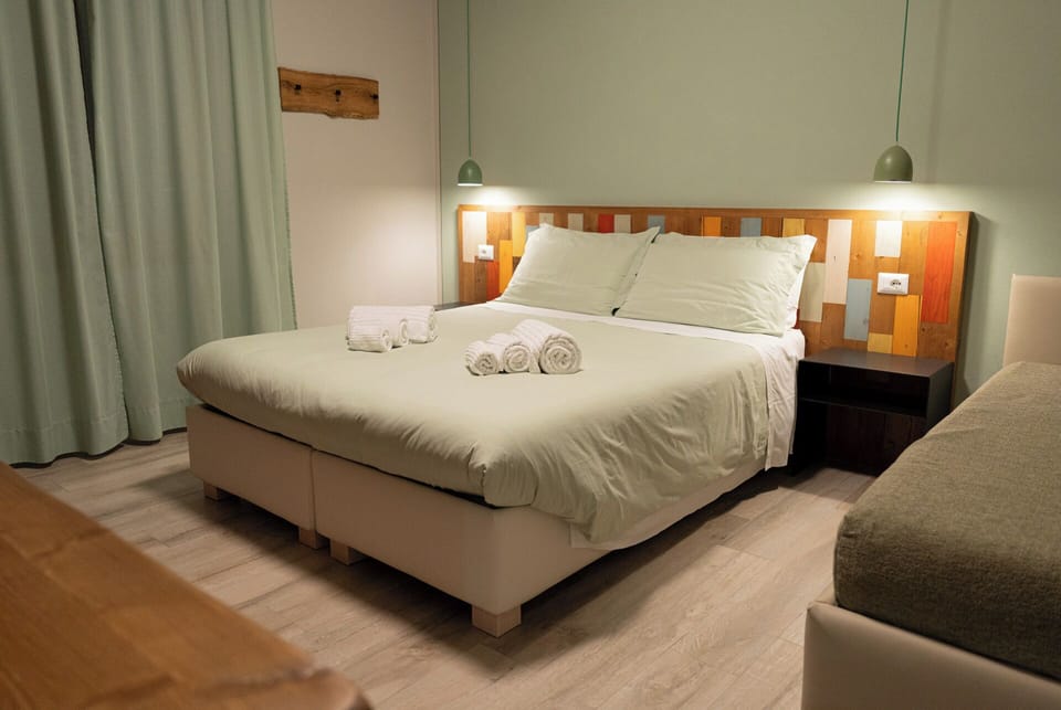 Suite | 1 bedroom, desk, soundproofing, free WiFi