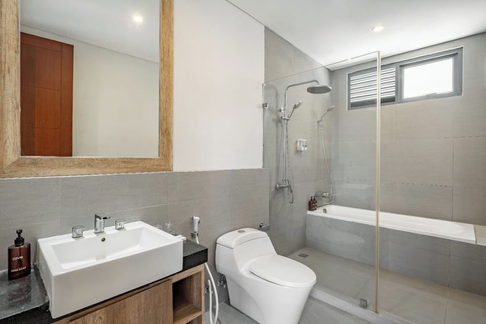 Shower, free toiletries, hair dryer, slippers