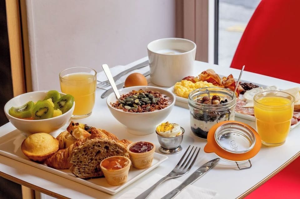 Daily buffet breakfast for a fee