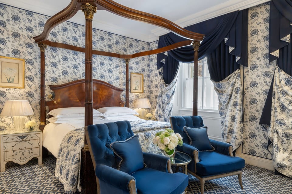 Executive Suite | Premium bedding, down comforters, in-room safe, individually decorated
