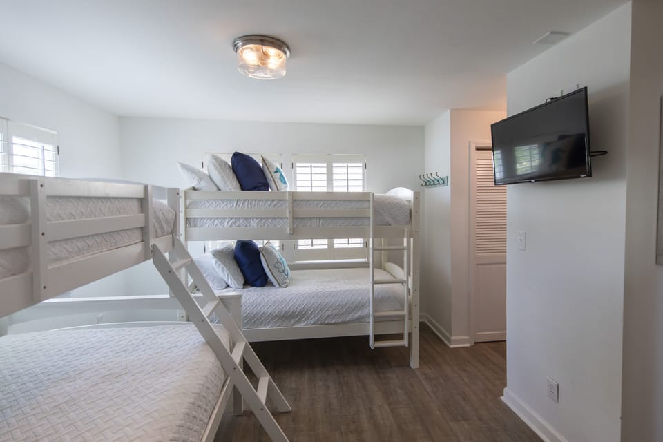 Guest bedroom