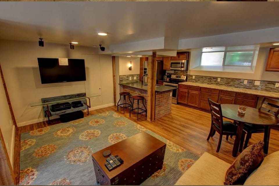 Living Room and Kitchen....so cool:))