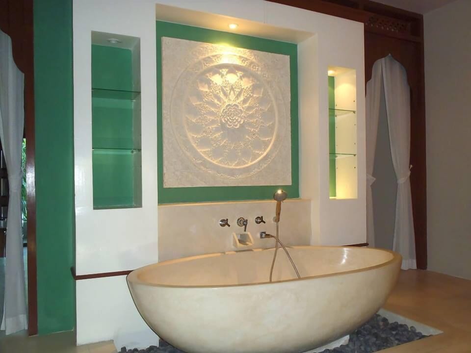 Deluxe Room with Ocean View  | Deep soaking bathtub