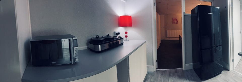 Superior Apartment | Private kitchen | Coffee/tea maker, electric kettle