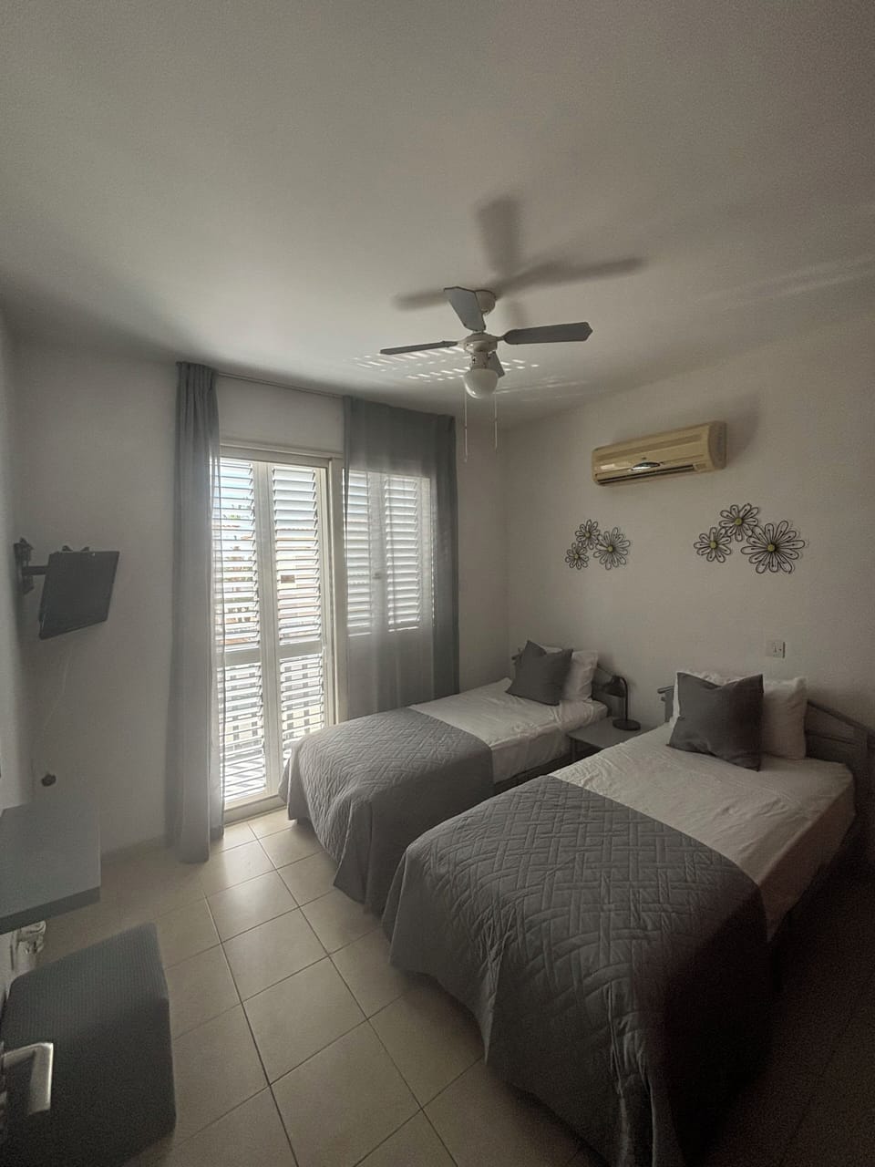 Twin Bedroom
