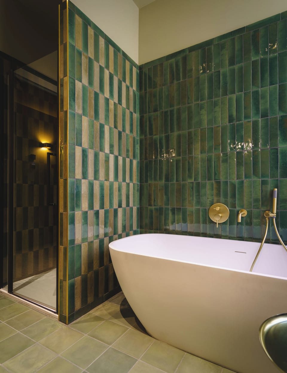 Junior Double or Twin Room, 1 Bedroom | Bathroom | Combined shower/tub, free toiletries, hair dryer, towels
